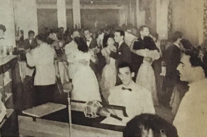 Baile de gala celebrado en uno de los salones del hotel, amenizado por la orquesta de Aldemaro Romero