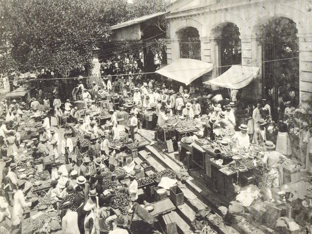 Para mediados del siglo XIX, en el mercado principal de la ciudad, se expendían gran variedad de productos, pero con altos precios