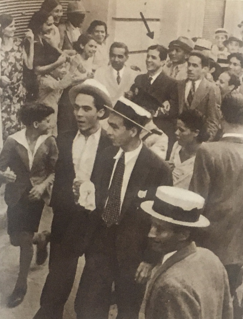 Uno de los acontecimientos más notable de la Caracas de 1935, fue la visita del cantante argentino Carlos Gardel. La ciudad enloqueció con este ídolo de multitudes.