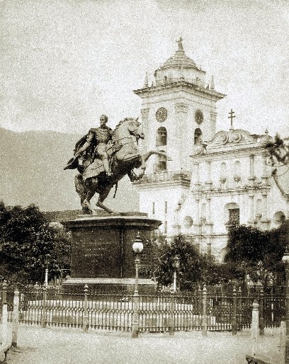El 7 de noviembre de 1874 fue inaugurada en Caracas la estatua ecuestre del Libertador Simón Bolívar.