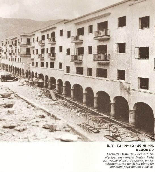 El 5 de julio de 1944, se inauguró el Bloque 7, primer edificio de la Urbanización El Silencio que se construyó; está ubicado frente a la Plaza Miranda.